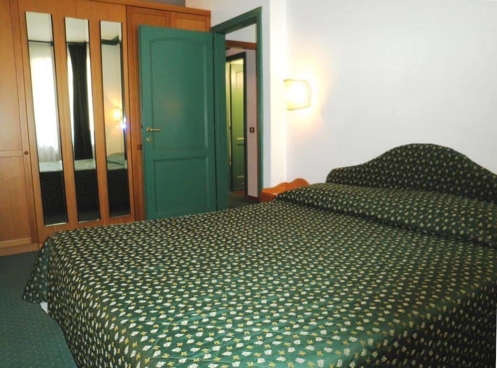Residence Hotel Sport Campiglio Madonna Buitenkant foto