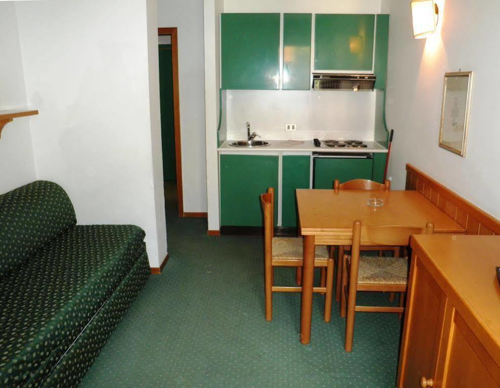 Residence Hotel Sport Campiglio Madonna Buitenkant foto